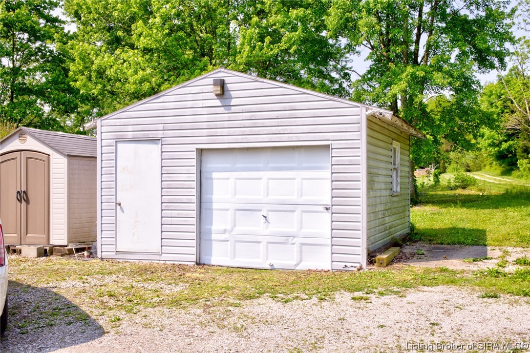 1617 Old State Road Henryville, IN 47126 - Photo 17 of 22
