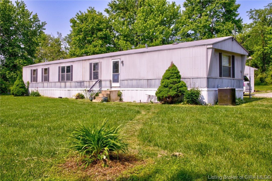 1617 Old State Road Henryville, IN 47126 - Photo 2 of 22
