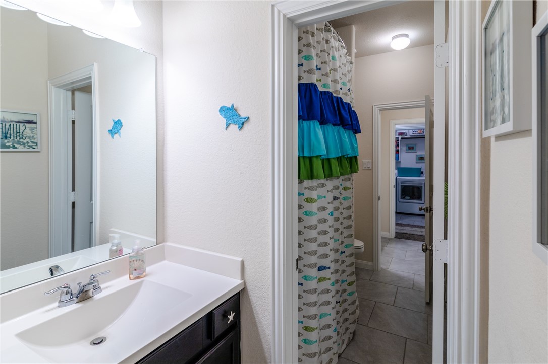 219 Prato Place Georgetown, TX 78628 - Photo 15 of 25 2nd Full Bath - Jack and Jill with two separate vanities