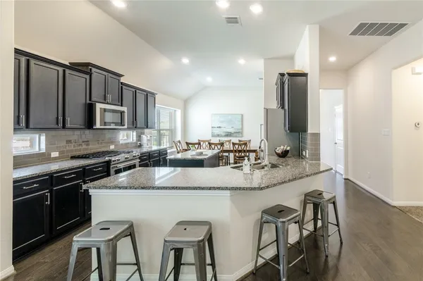 $2,400 | 219 Prato Place, Georgetown, TX 78628