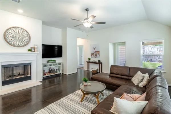 $2,400 | 219 Prato Place, Georgetown, TX 78628