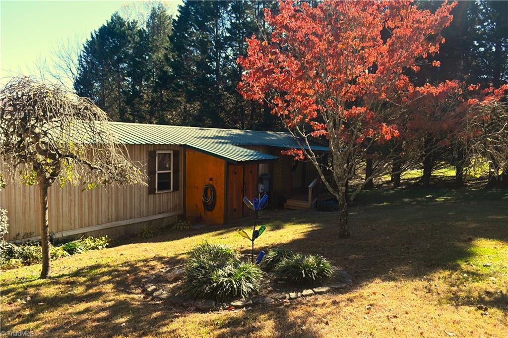 11491 Sparta Road McGrady, NC 28649 - Photo 4 of 20