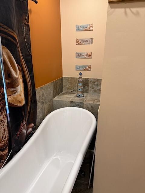 507 North Secor Street Gilman, IL 60938 - Photo 26 of 28 a bathroom with a sink and a mirror