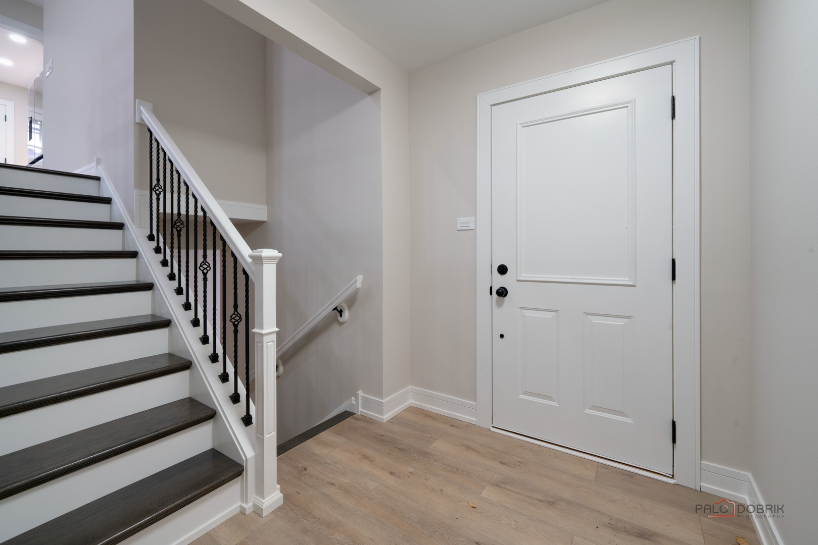 214 West Hintz Road Arlington Heights, IL 60004 - Photo 2 of 18