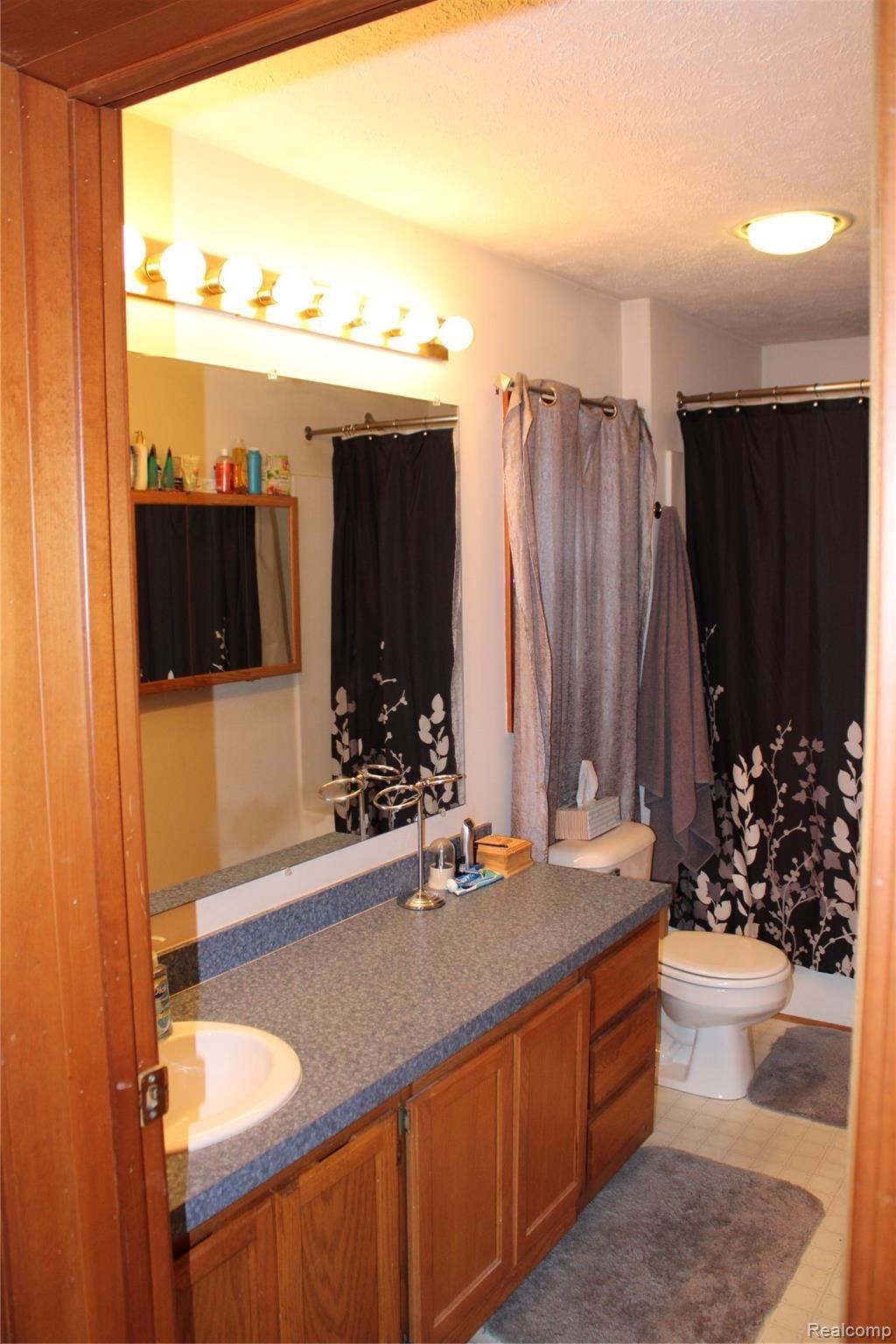 7203 Coldwater Road Flushing, MI 48433 - Photo 28 of 72 IMG_1559.JPG