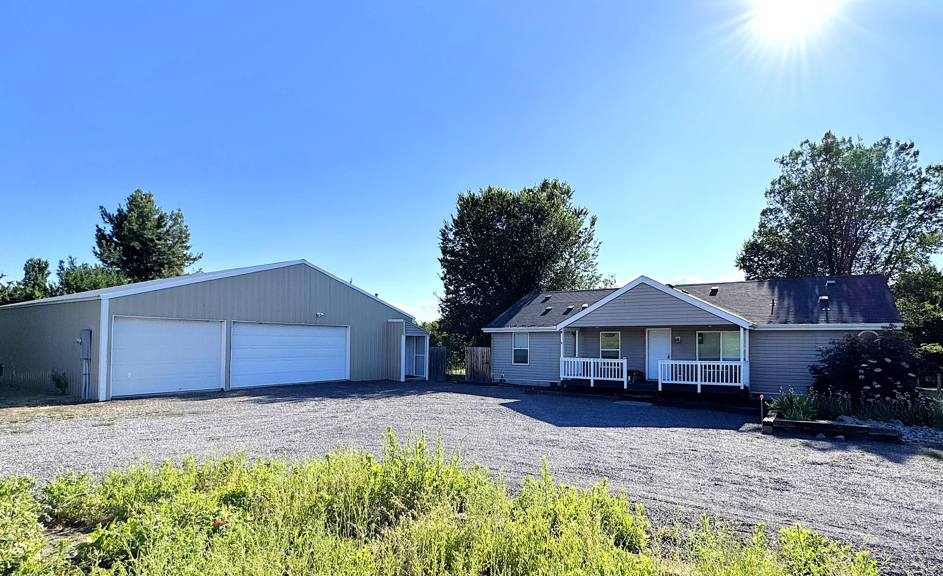 39030 Modoc Point Road Chiloquin, OR 97624 - Photo 2 of 37 Home and Shop