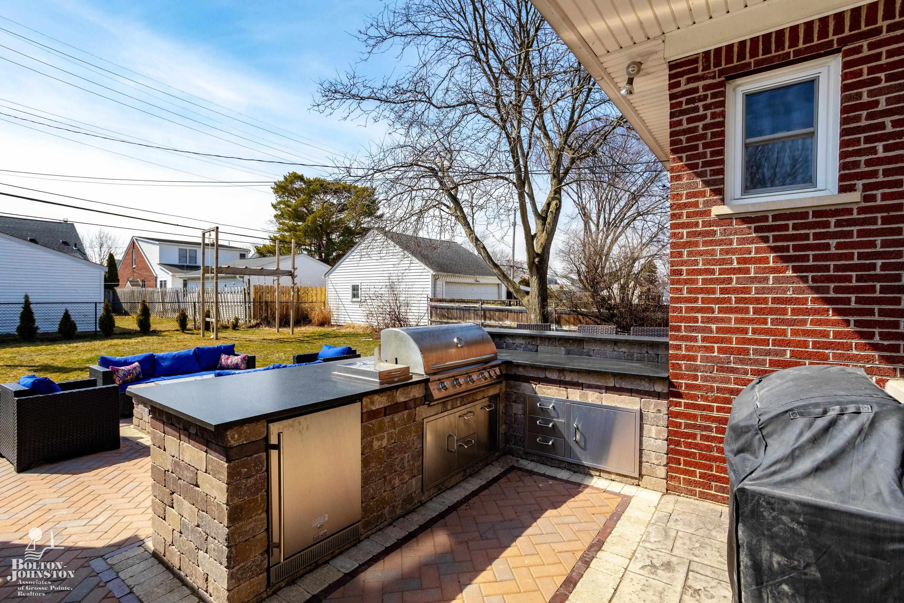 1497 Hawthorne Road Grosse Pointe Woods, MI 48236 - Photo 7 of 52