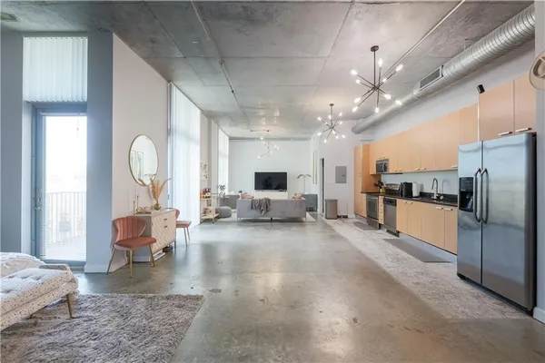 $2,700 | 2100 Van Buren Street, Unit 308, Hollywood, FL 33020