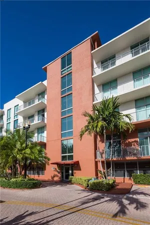 $2,700 | 2100 Van Buren Street, Unit 308, Hollywood, FL 33020