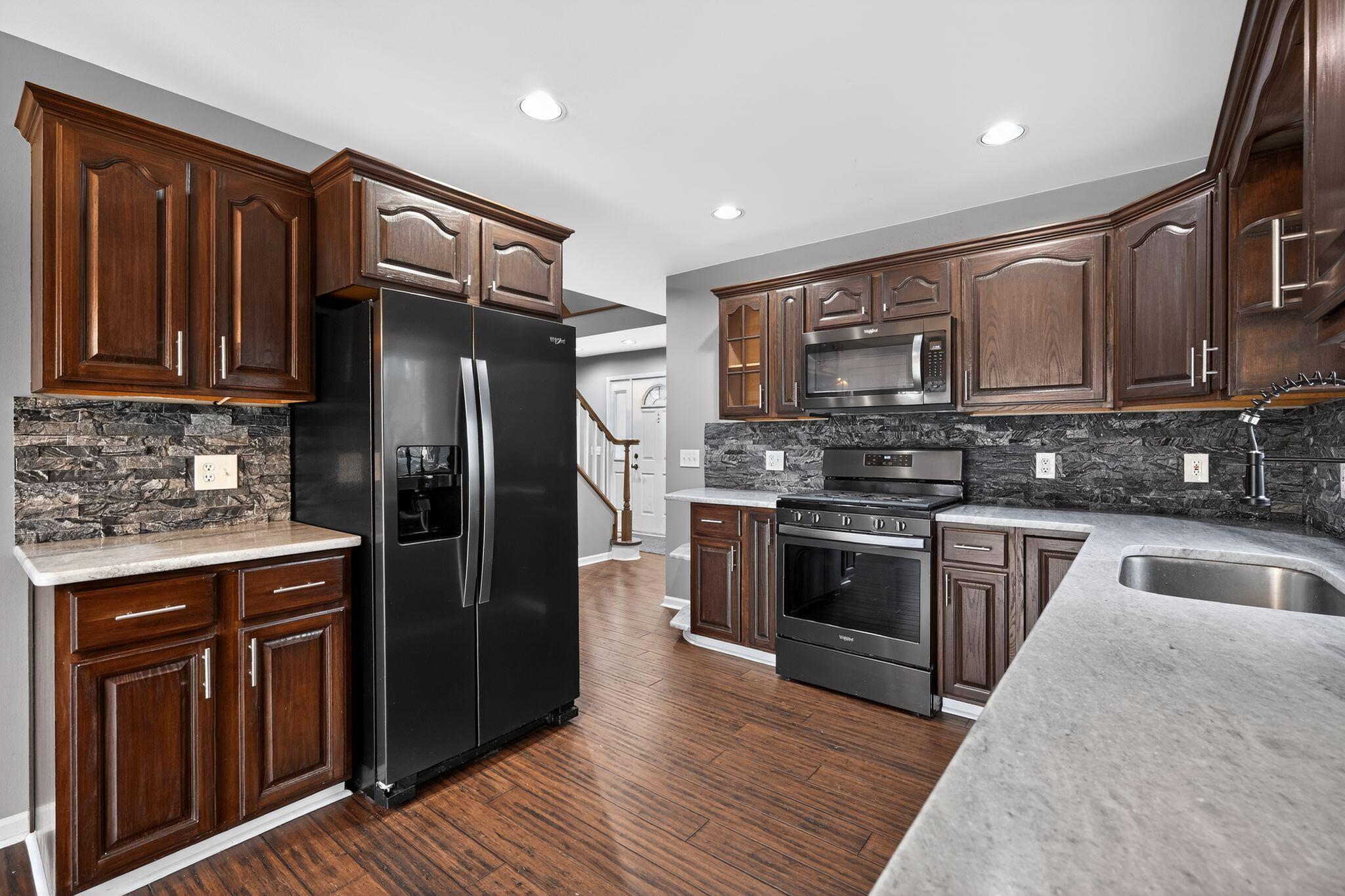 4125 Rural Street Waterford, MI 48329 - Photo 13 of 54 kitchen-26