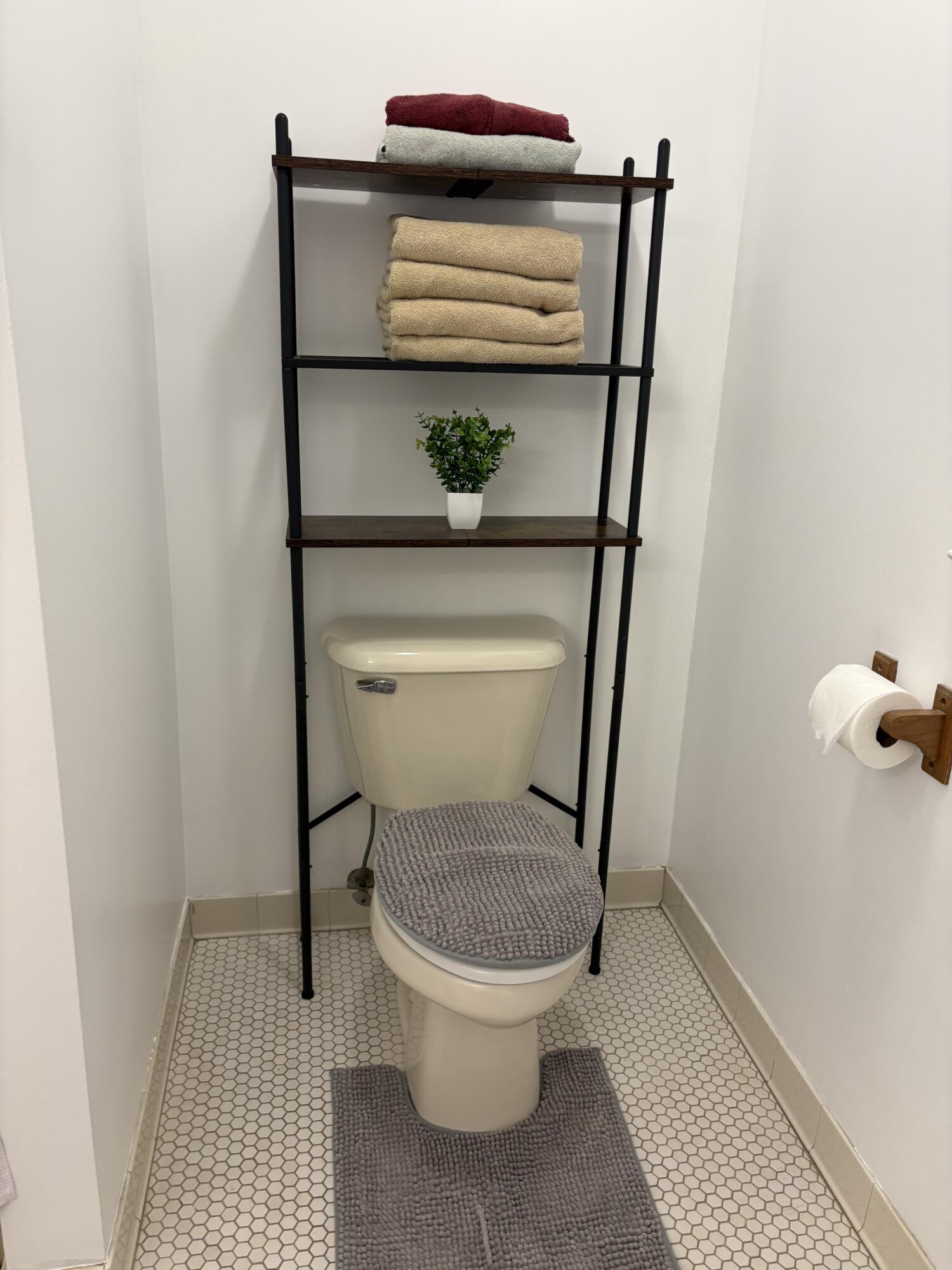 4125 Rural Street Waterford, MI 48329 - Photo 34 of 45 Upstairs bath-3