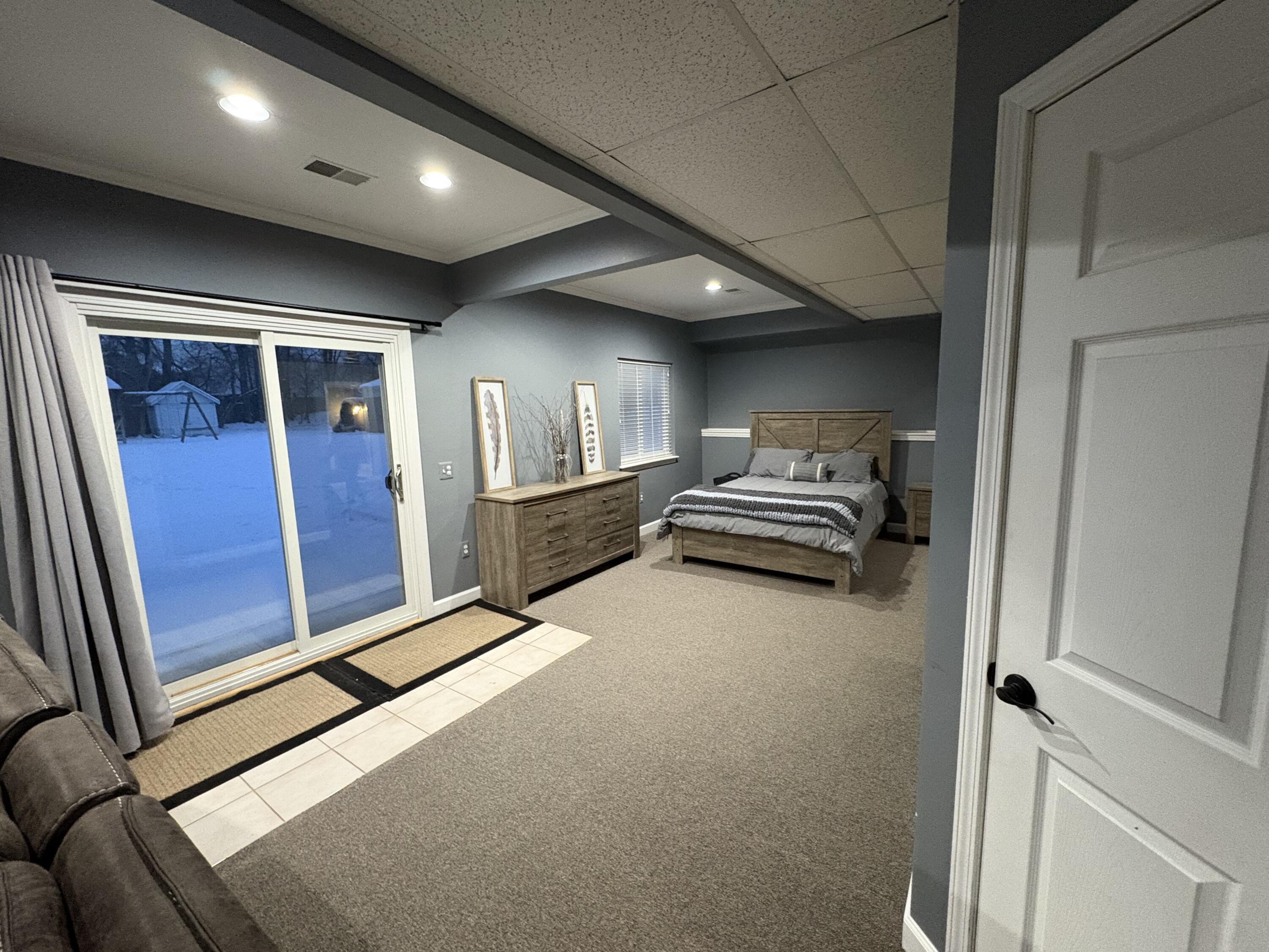 4125 Rural Street Waterford, MI 48329 - Photo 39 of 45 Downstairs-bed