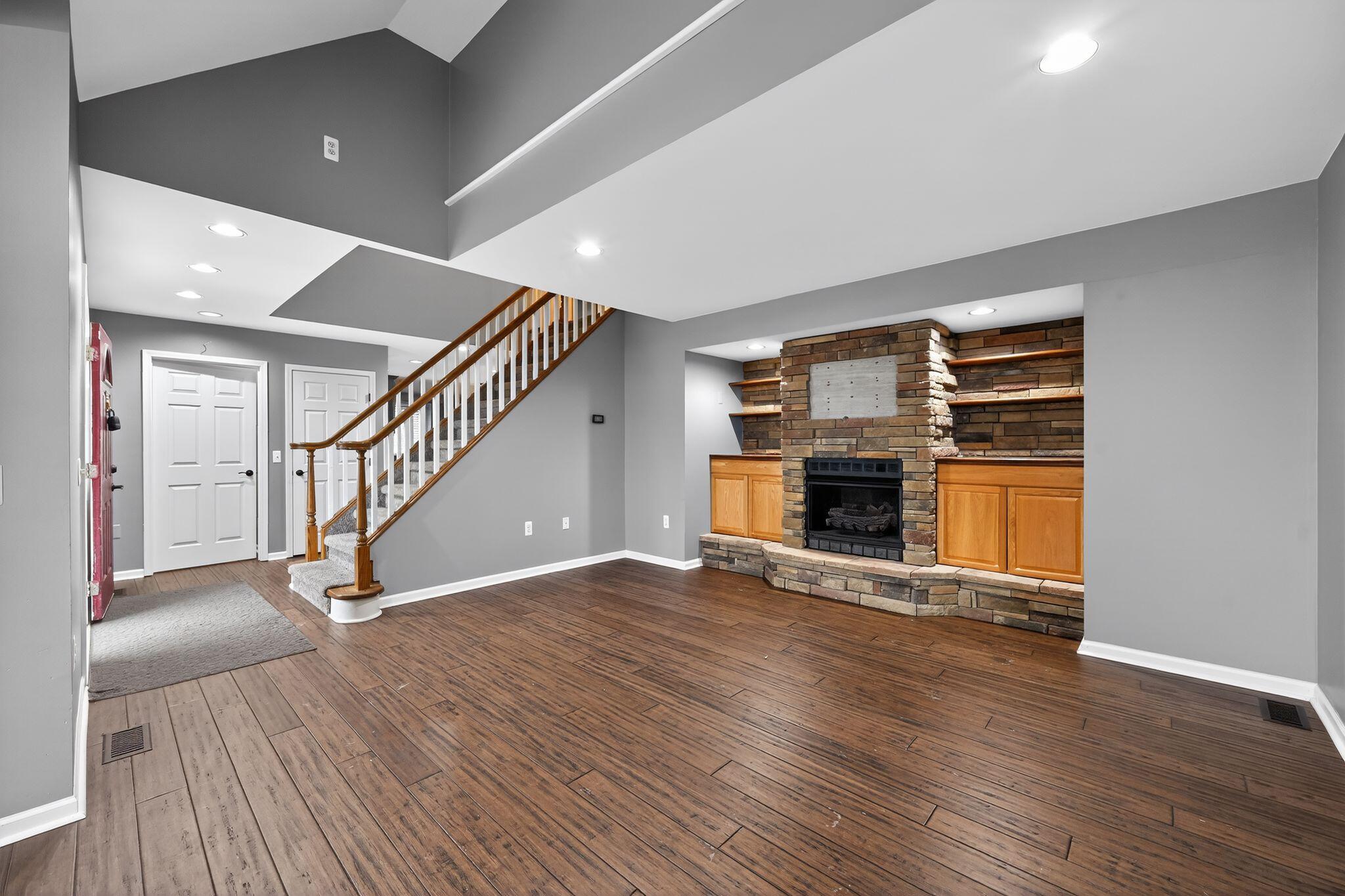 4125 Rural Street Waterford, MI 48329 - Photo 9 of 54 living room-19