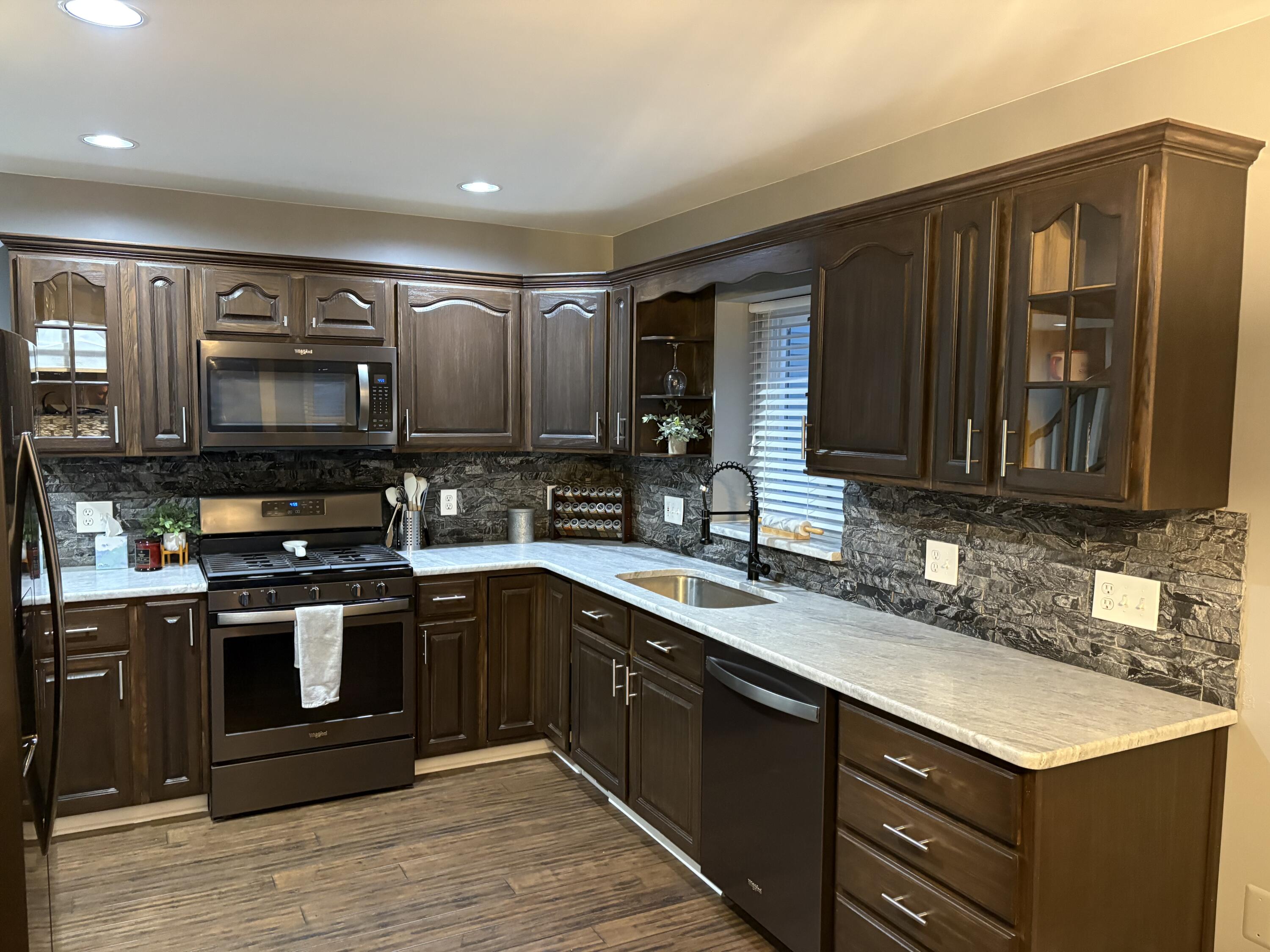 4125 Rural Street Waterford, MI 48329 - Photo 10 of 45 kitchen 4