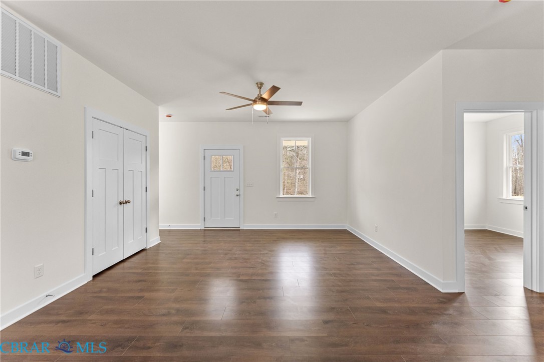 8986 Marlfield Road Gloucester, VA 23061 - Photo 5 of 34