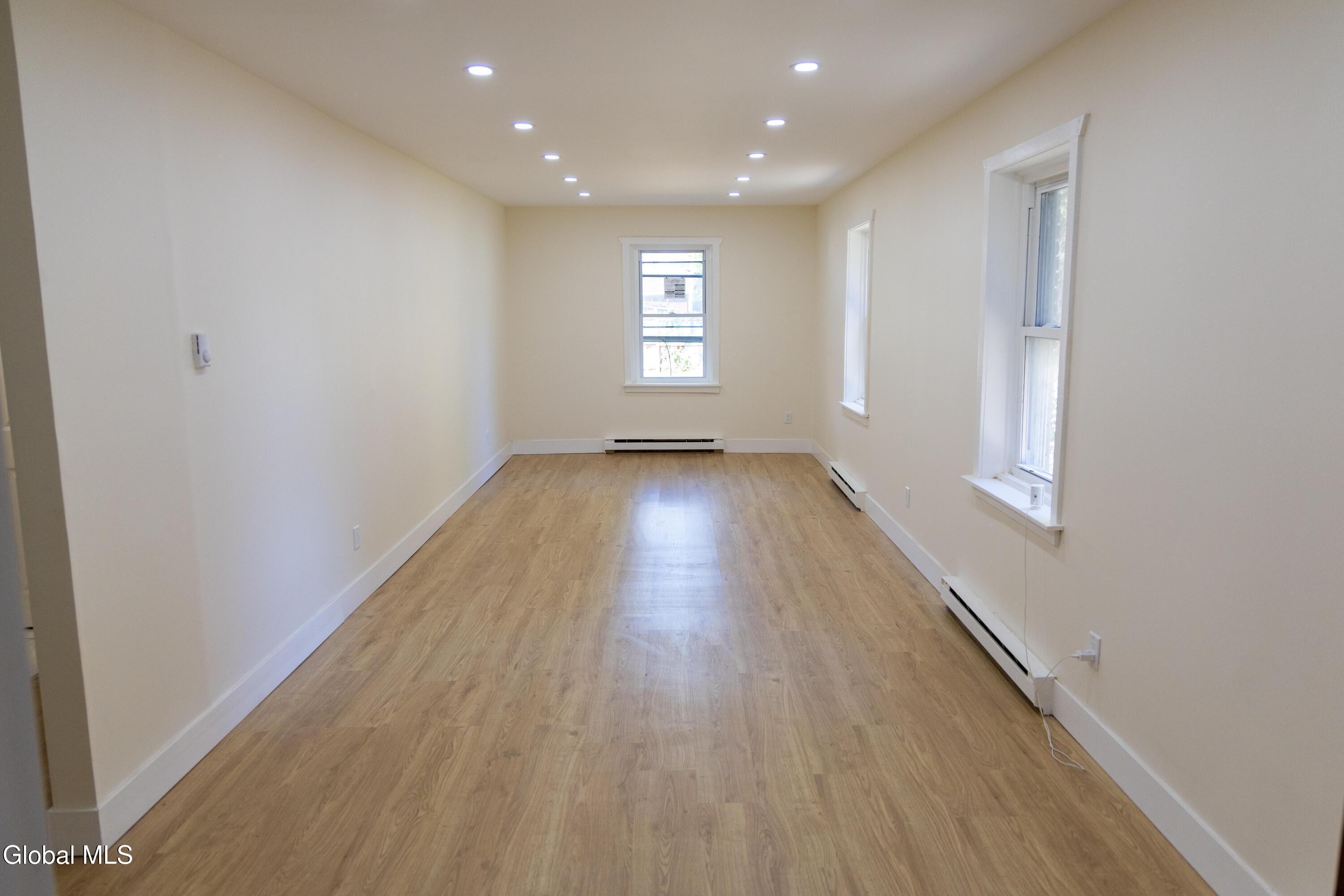 11 Jefferson Street, Unit 1B Schenectady, NY 12305 - Photo 5 of 18 1B-5