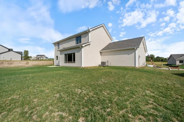 $369,900 | 130 Longrifle Road, Warsaw, IN 46580