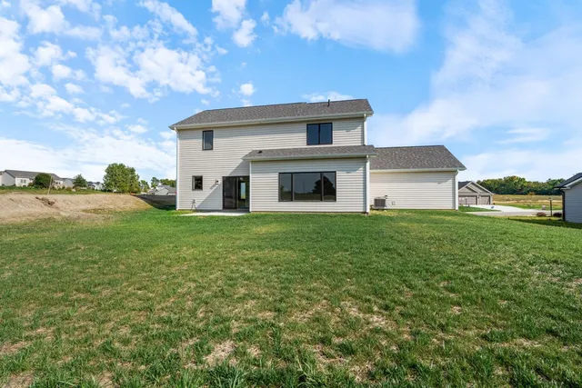$369,900 | 130 Longrifle Road, Warsaw, IN 46580