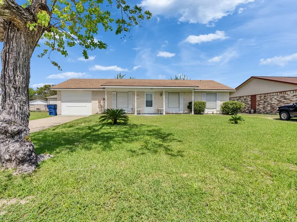 $215,000 | 7426 Nightingale Circle, Texas City, TX 77591