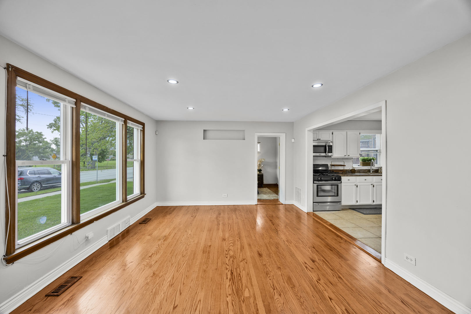 4405 Butterfield Road Hillside, IL 60162 - Photo 4 of 23