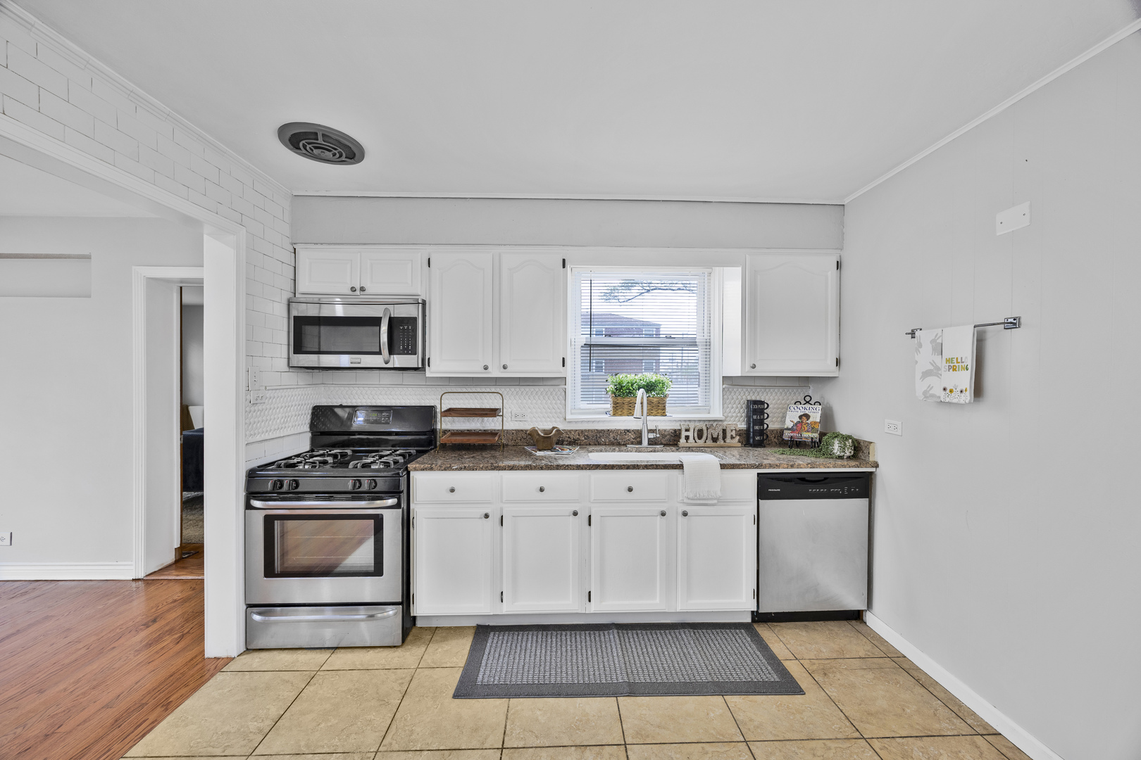 4405 Butterfield Road Hillside, IL 60162 - Photo 9 of 23