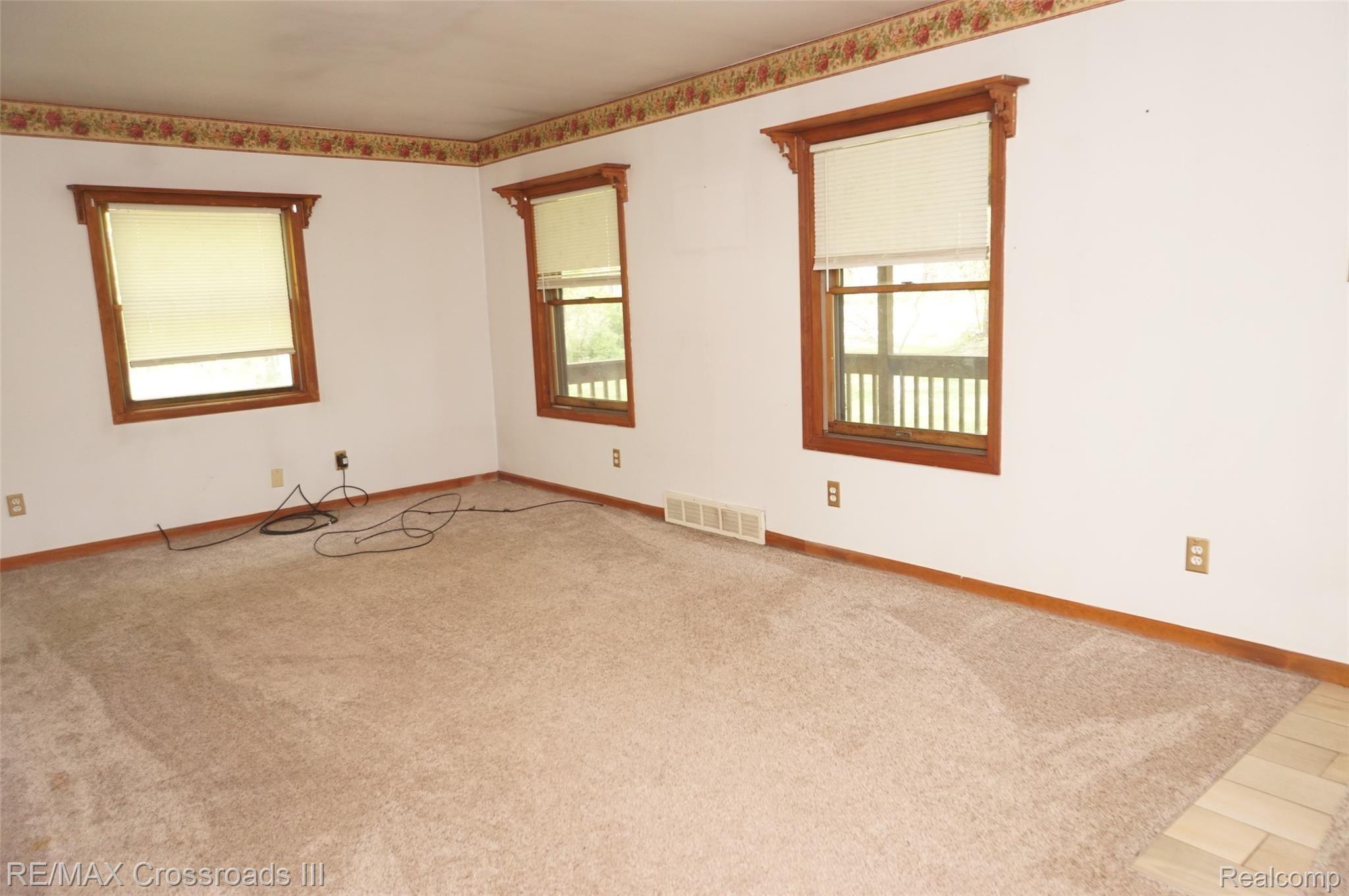21850 Prince Road Belleville, MI 48111 - Photo 17 of 31 DSC00665.JPG