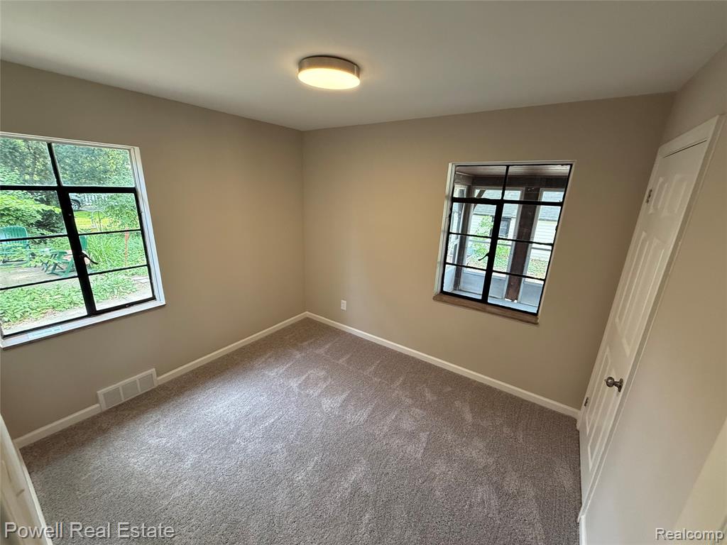 70 Mohawk Road Pontiac, MI 48341 - Photo 12 of 24