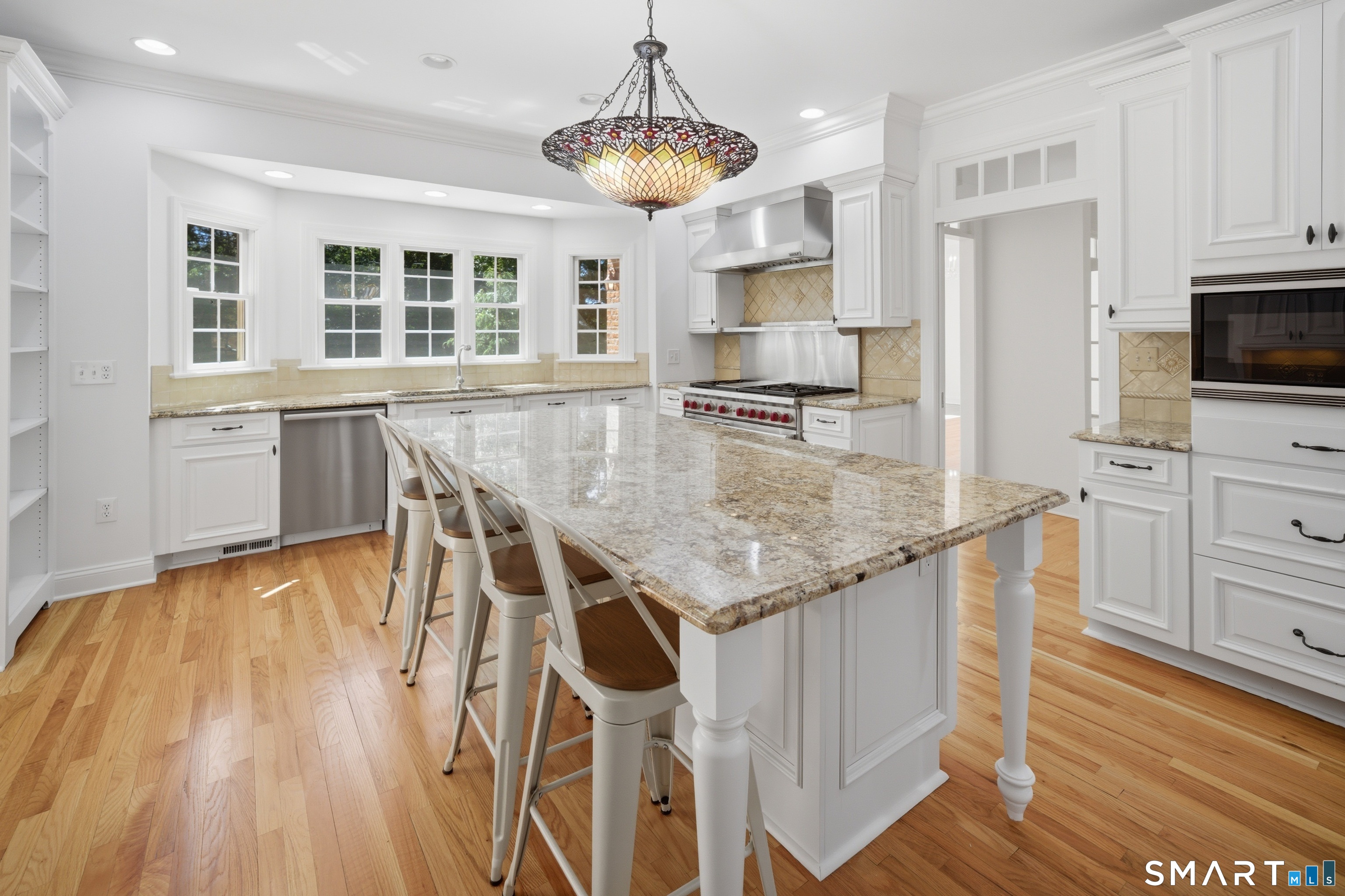 254 Sherwood Farm Road Fairfield, CT 06824 - Photo 12 of 36