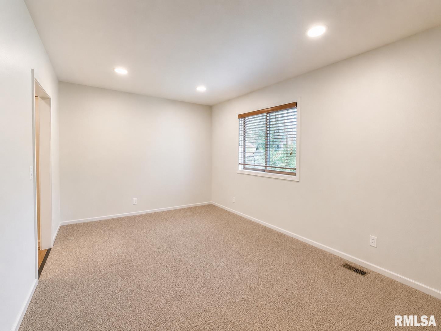 623 West Shoshone Road Peoria, IL 61614 - Photo 6 of 26