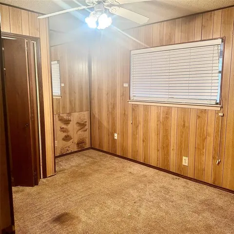 a view of a livingroom with an empty space