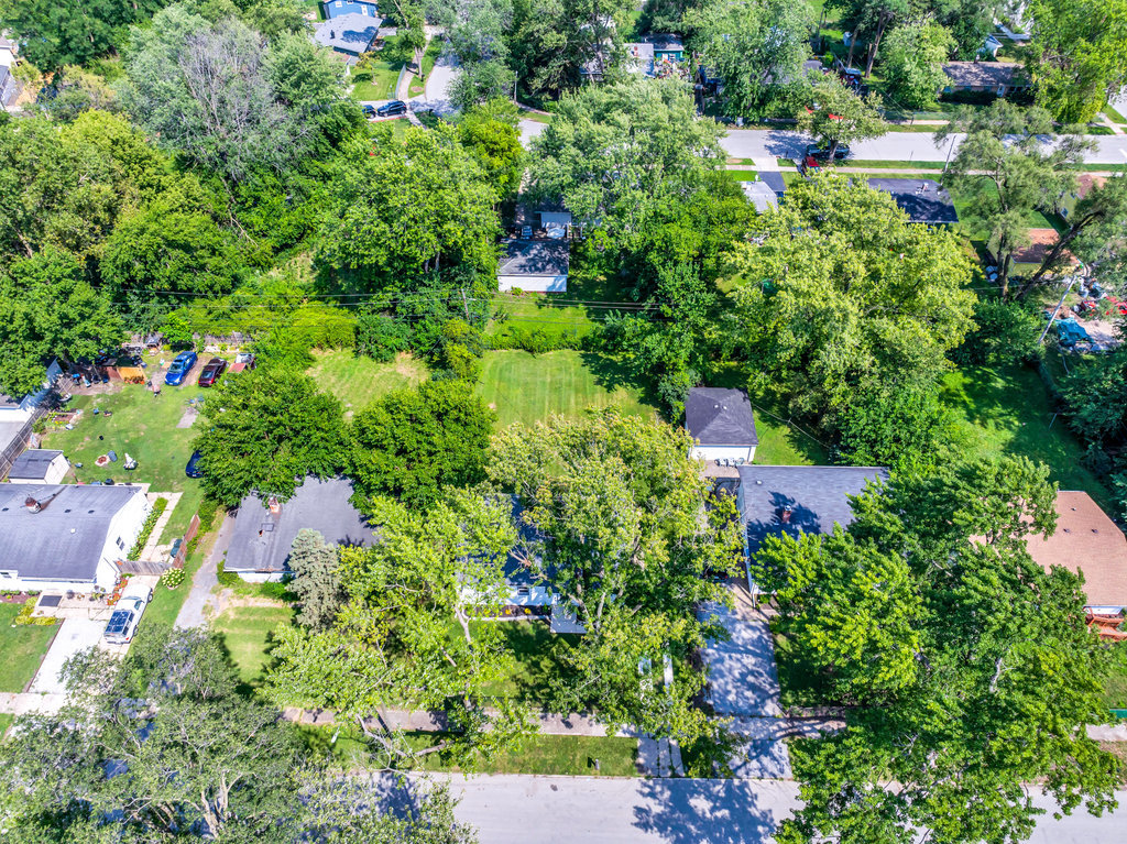 15417 Cherry Lane Markham, IL 60428 - Photo 18 of 24 a view of a garden