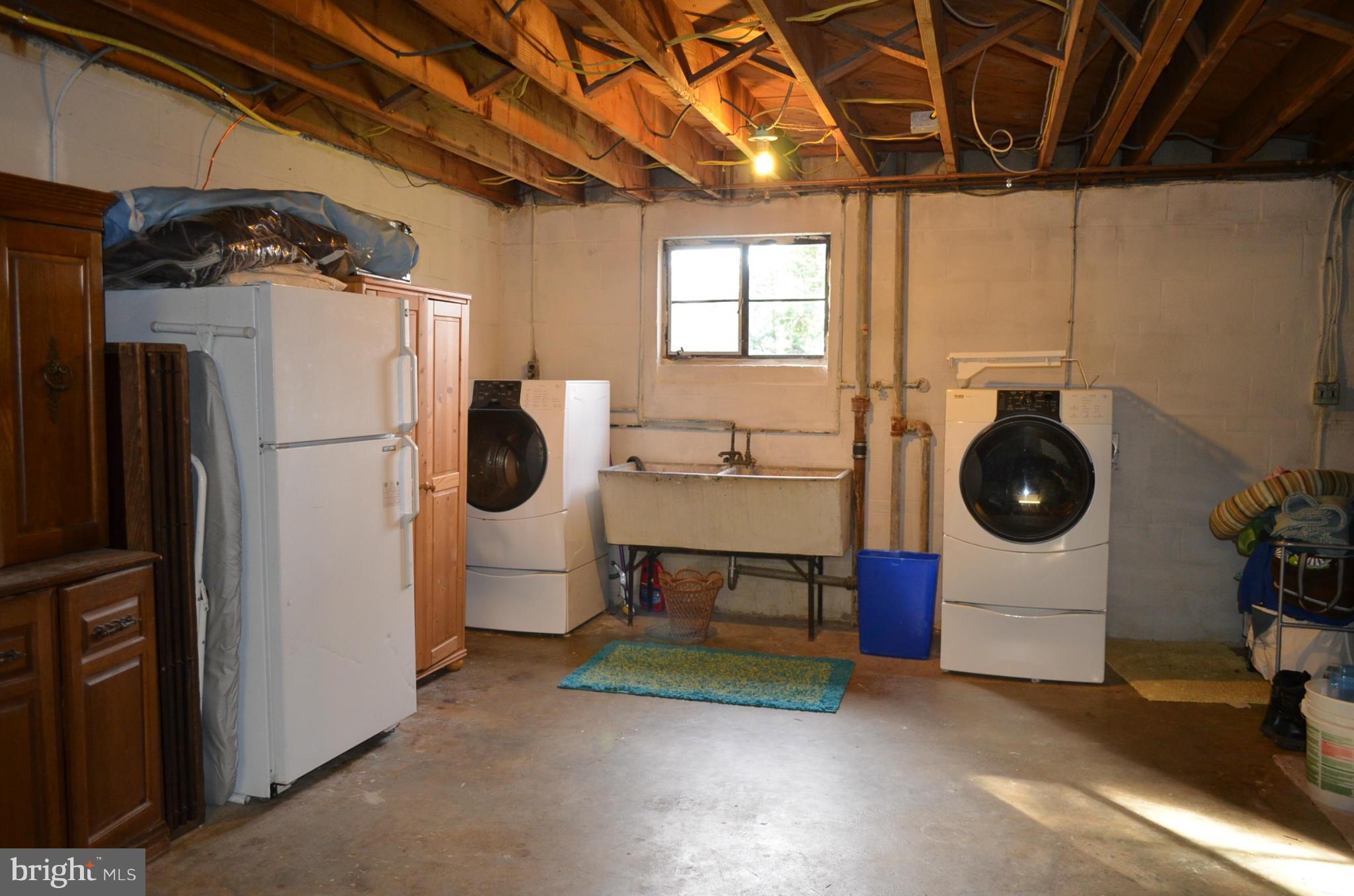 1804 Birch Road McLean, VA 22101 - Photo 24 of 29 Laundry area with front loading appliances