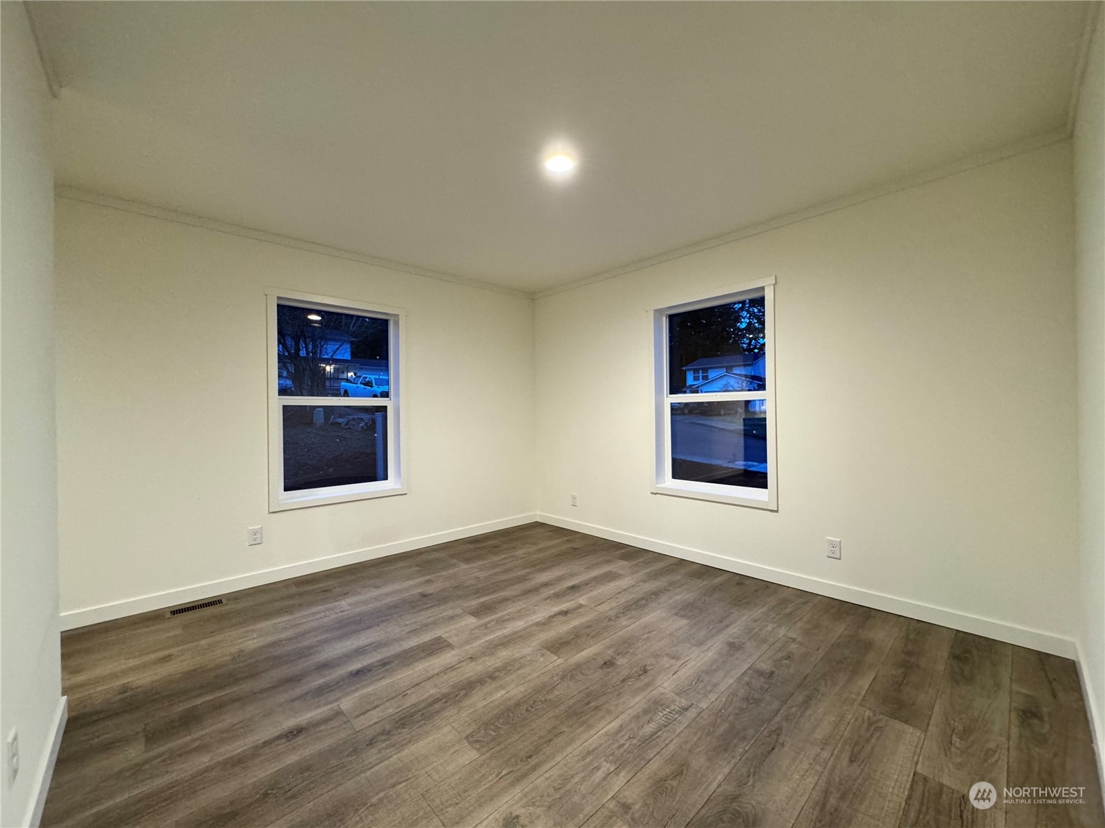 405 Rons Court Kelso, WA 98626 - Photo 4 of 13 Gallery Image 4