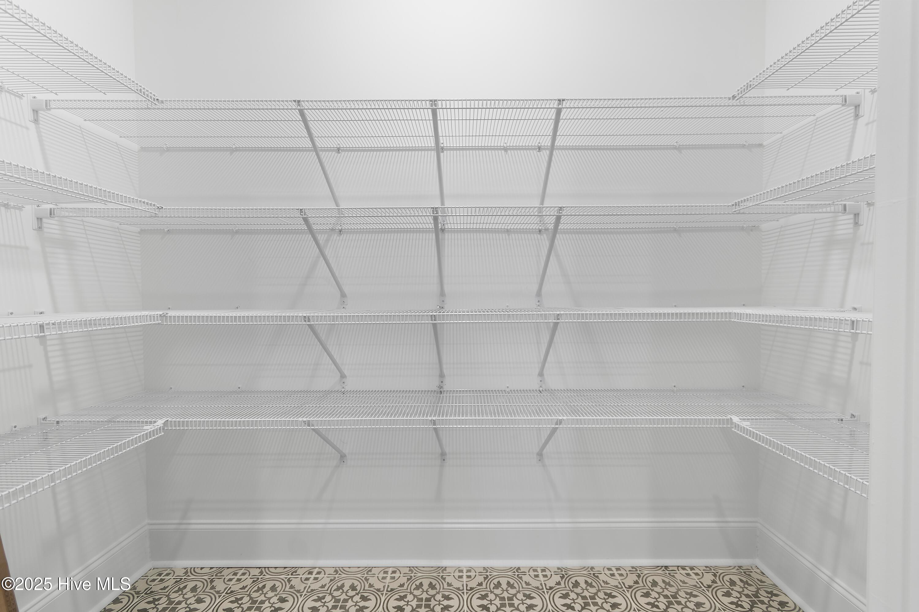 244 Planters Walk Hampstead, NC 28443 - Photo 32 of 86 Pantry