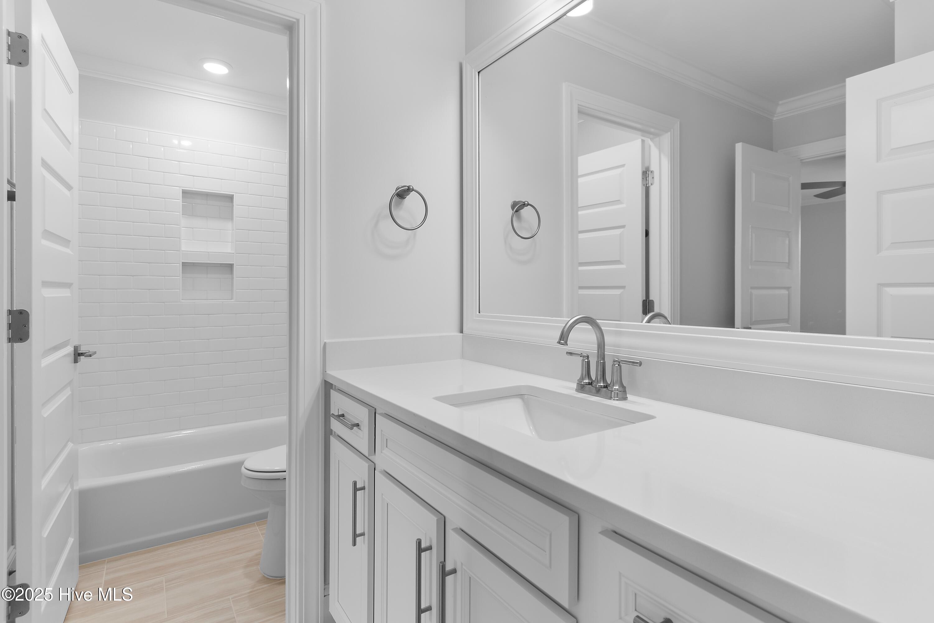 244 Planters Walk Hampstead, NC 28443 - Photo 56 of 86 Full Bathroom 2 on Second Floor