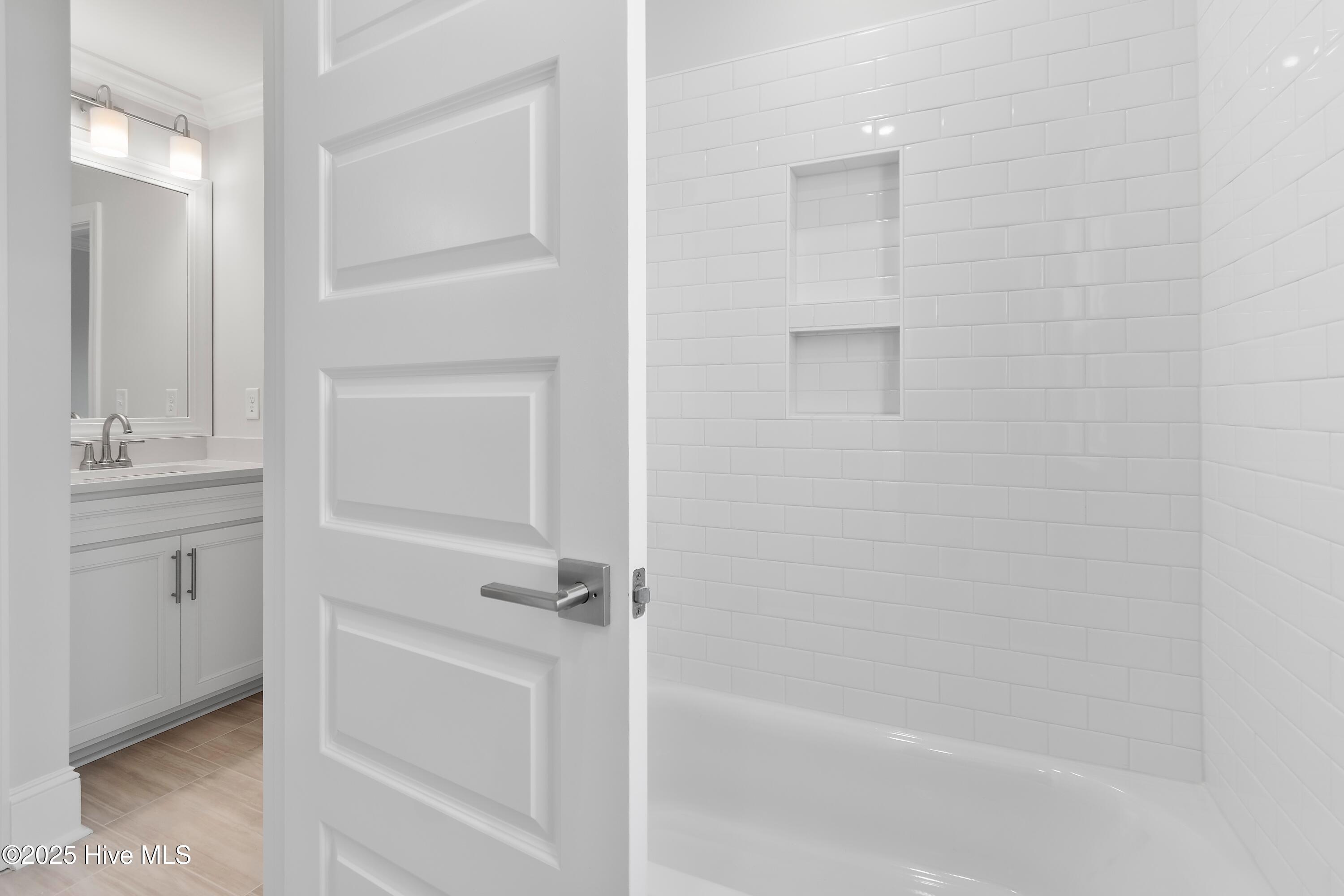 244 Planters Walk Hampstead, NC 28443 - Photo 65 of 86 Full Bathroom 3 on Second Floor