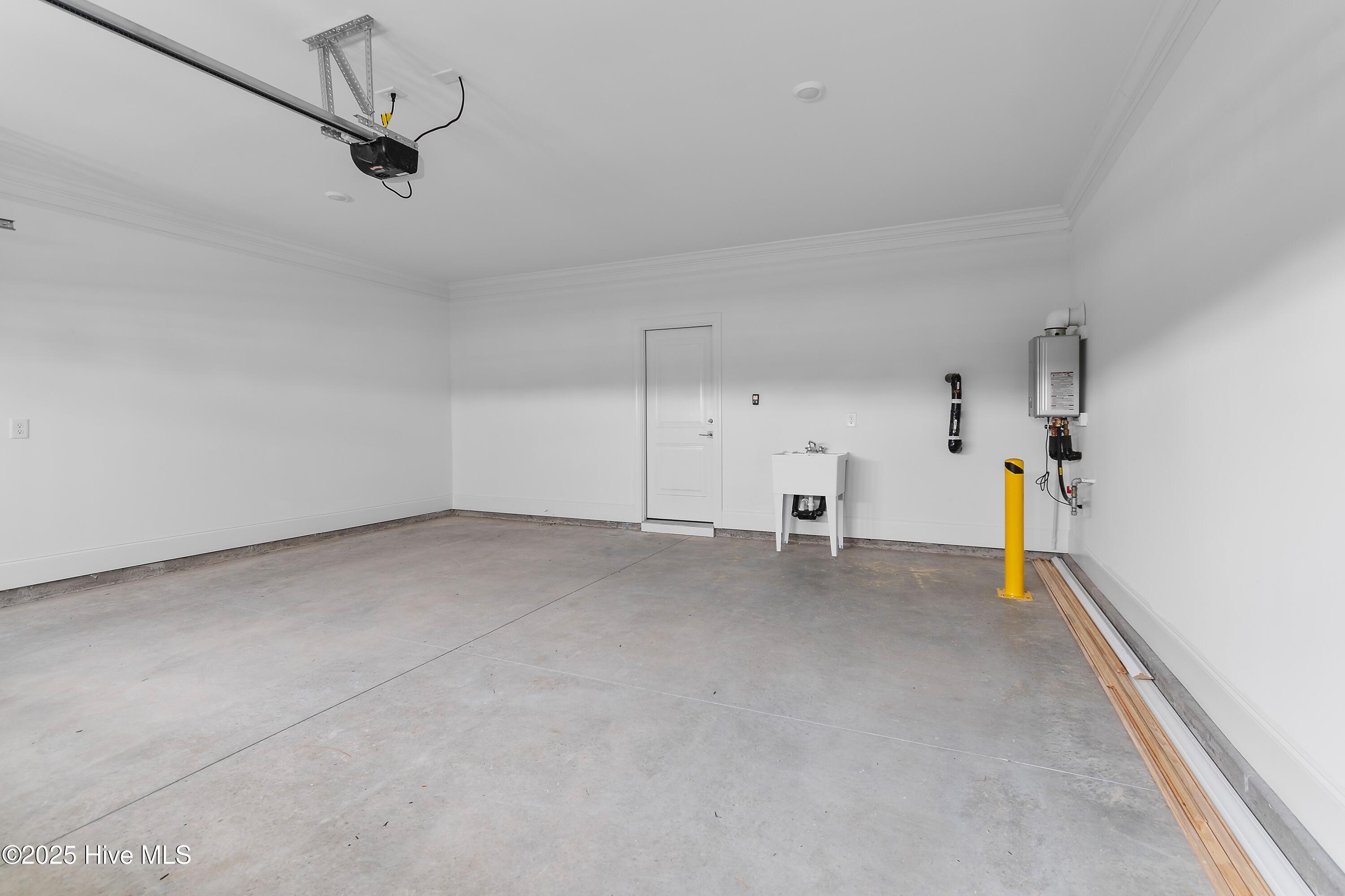 244 Planters Walk Hampstead, NC 28443 - Photo 68 of 86 Garage