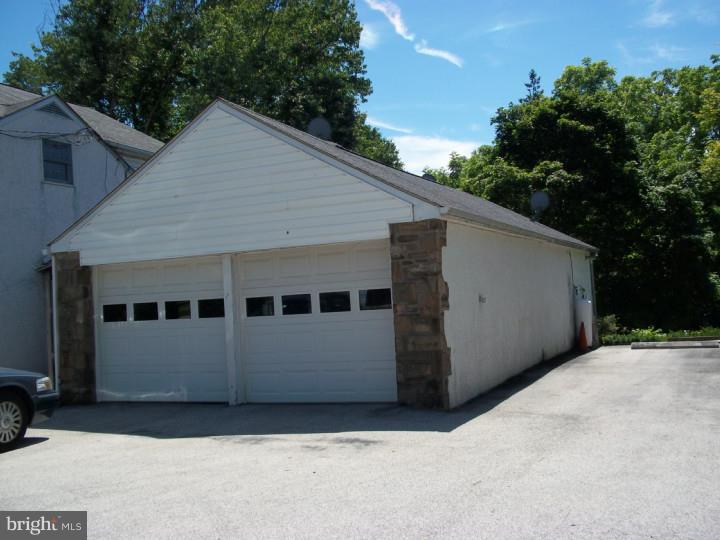 110 Cedar Grove Road Conshohocken, PA 19428 - Photo 3 of 21 Garage