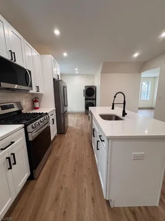$2,750 | 397 North 13th Street, Unit 2, Newark, NJ 07107
