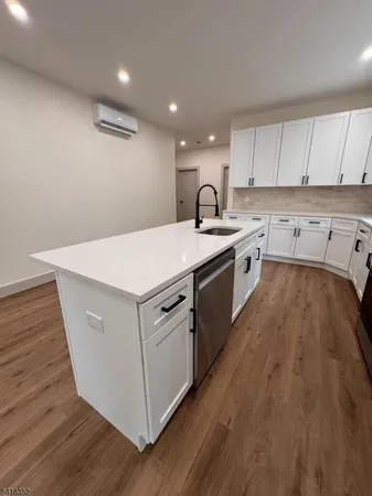 $2,750 | 397 North 13th Street, Unit 2, Newark, NJ 07107
