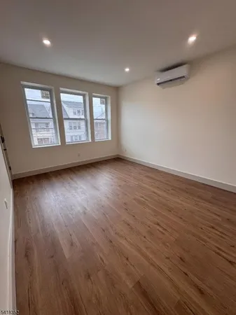 $2,750 | 397 North 13th Street, Unit 2, Newark, NJ 07107