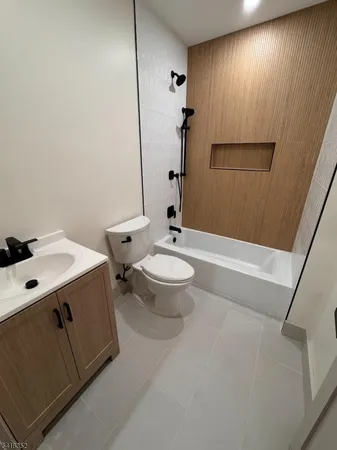 $2,750 | 397 North 13th Street, Unit 2, Newark, NJ 07107