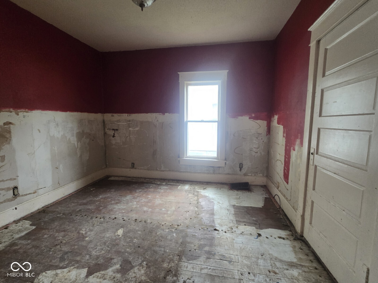 835 South 3rd Street Clinton, IN 47842 - Photo 12 of 16