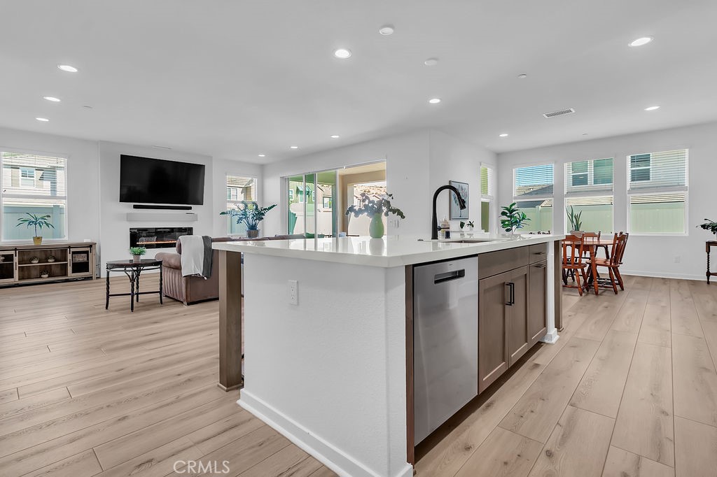 18100 Tableau Way Saugus, CA 91350 - Photo 9 of 49