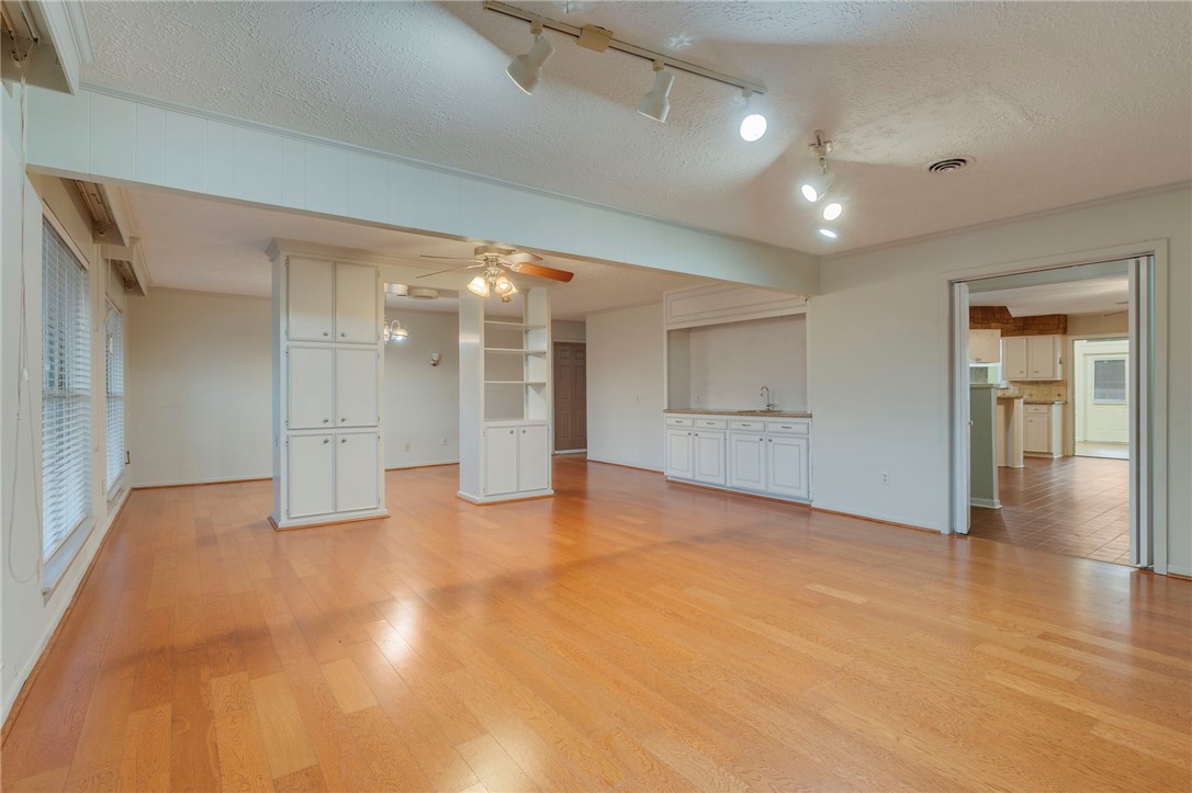 2606 Melba Circle Bryan, TX 77802 - Photo 3 of 34
