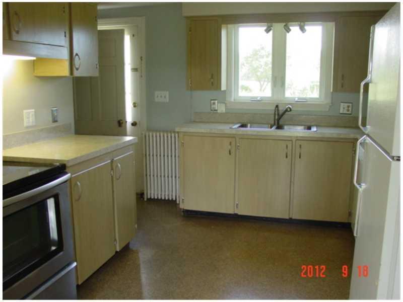 267 Tuttle Road Cumberland Center, ME 04021 - Photo 8 of 19 Kitchen.