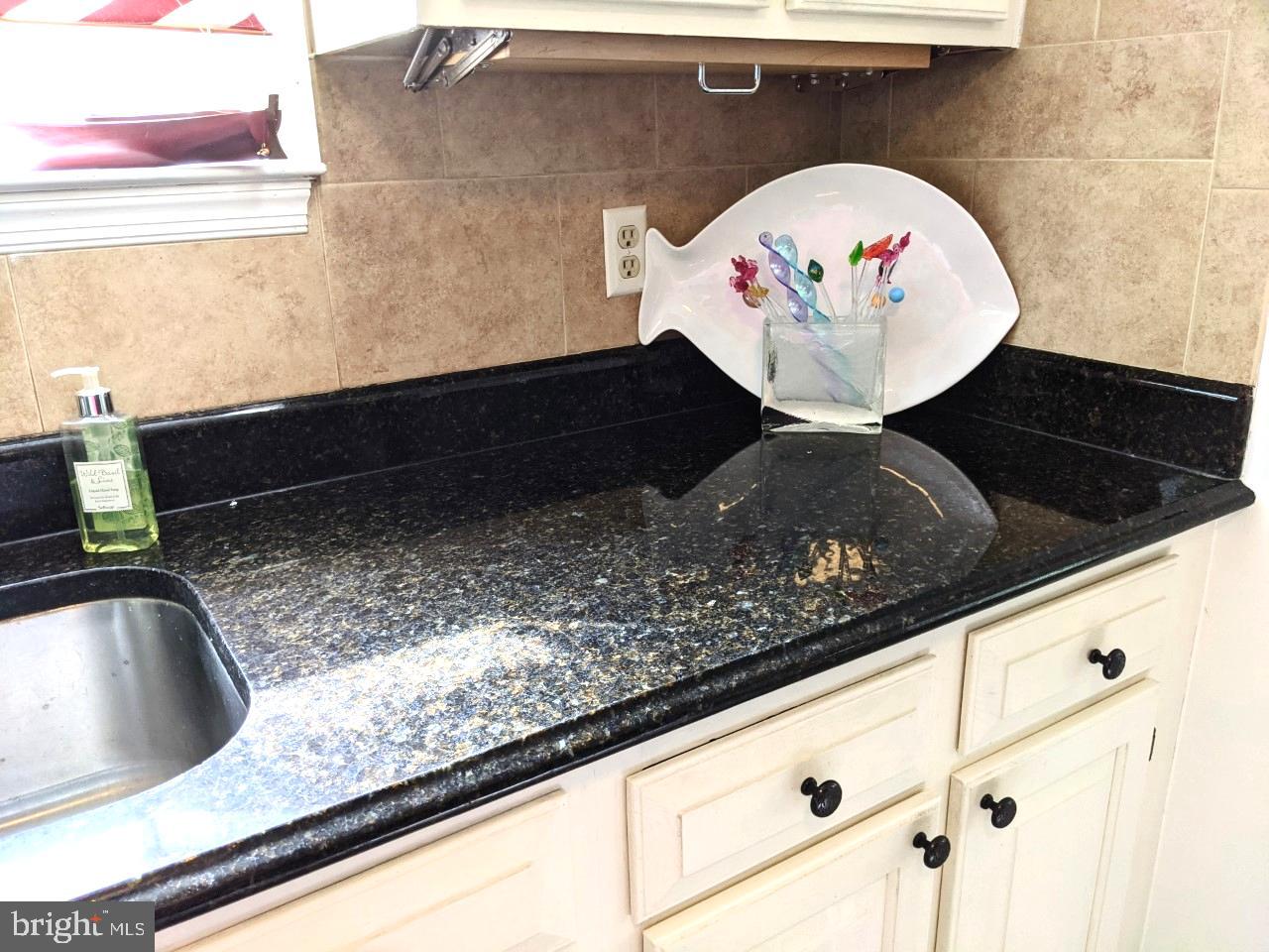 316 Cedar Grove Road Edgewater, MD 21037 - Photo 12 of 44 Granite countertops