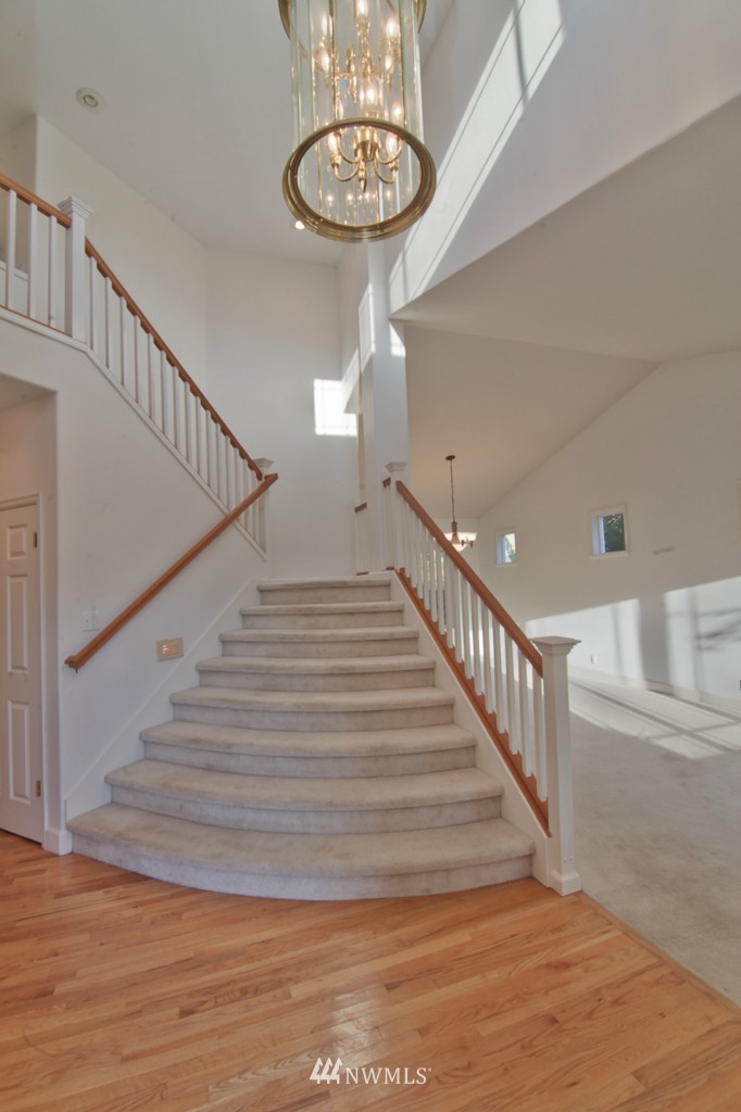 17602 Southeast 186th Way Renton, WA 98058 - Photo 2 of 16 Gallery Image 2