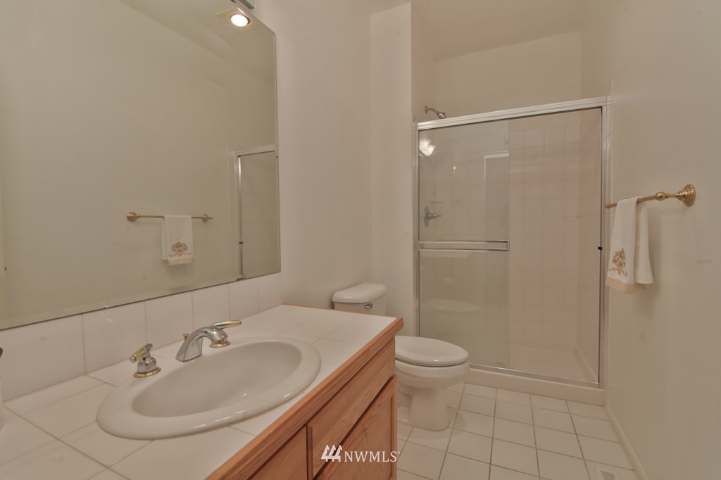 17602 Southeast 186th Way Renton, WA 98058 - Photo 7 of 16 Gallery Image 7