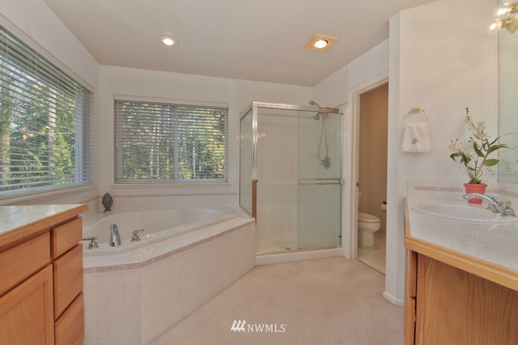 17602 Southeast 186th Way Renton, WA 98058 - Photo 9 of 16 Gallery Image 9
